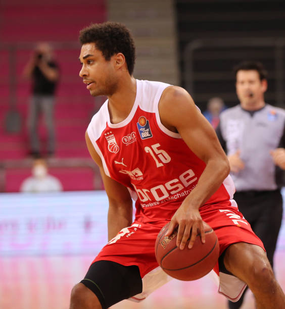 体育作为连 体育作为连