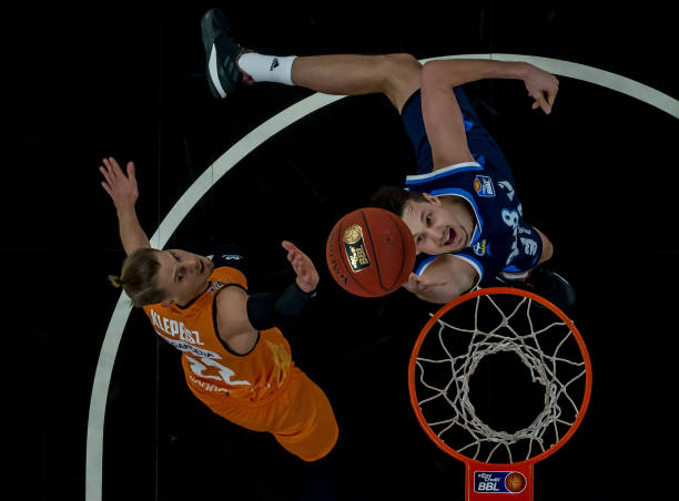 双向奔赴！经纪人：什琴斯尼在巴萨很开心 双方很容易就续约达成一致