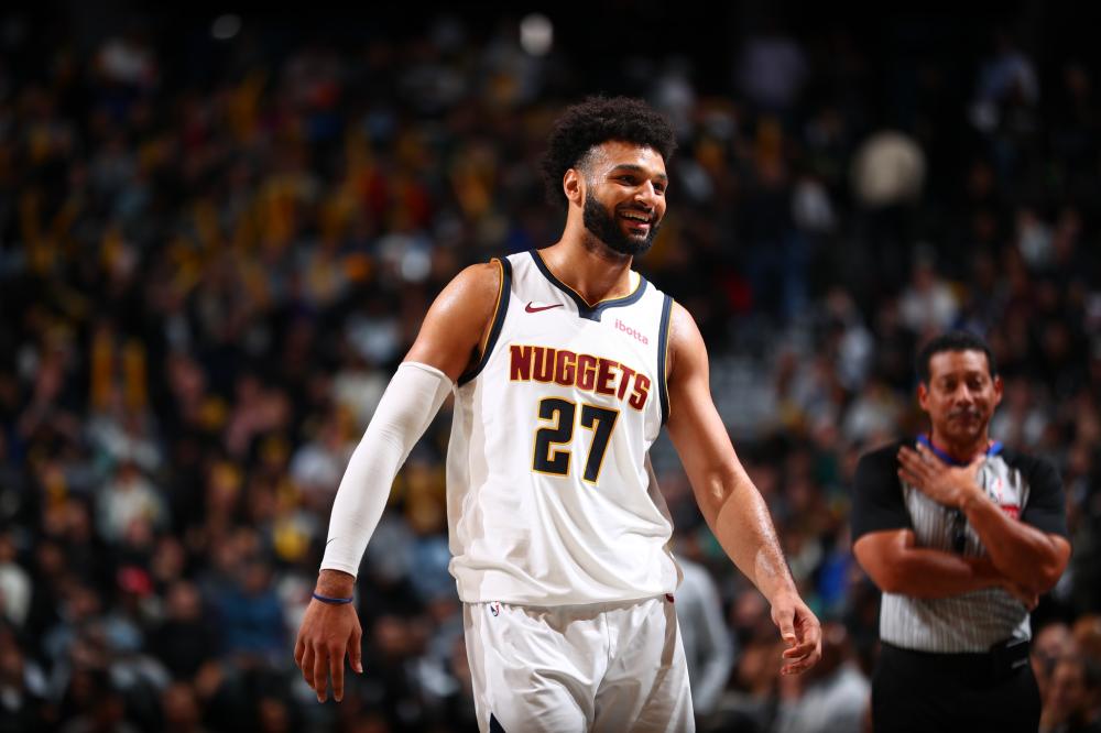 根据国际足 根据国际足